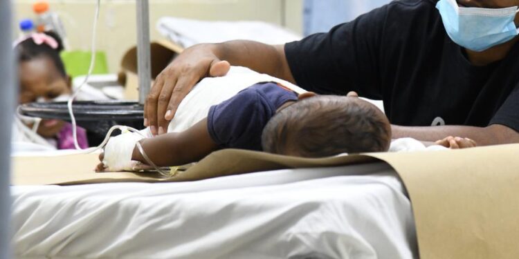 Hospital Hugo Mendoza habilita más camas para atender pacientes con dengue; tiene 62 ingresados