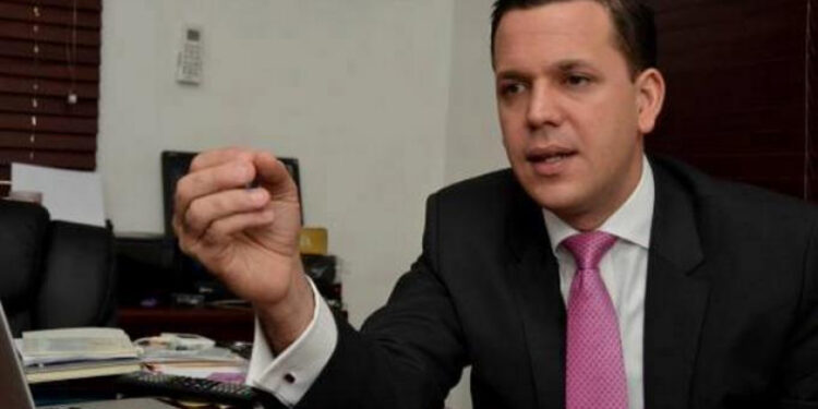 Hugo Beras solicita a Abinader licencia sin disfrute de sueldo para facilitar proceso de investigación