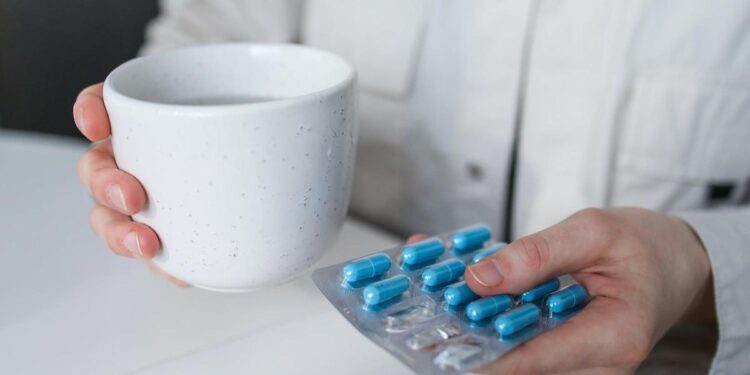 Estos son los cuatro medicamentos que no debes mezclar nunca con el café