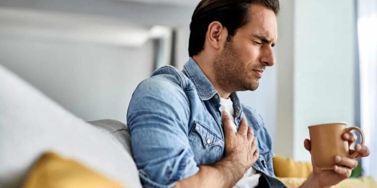 Médico internista pide no esperar a sufrir un infarto para cambiar el estilo de vida